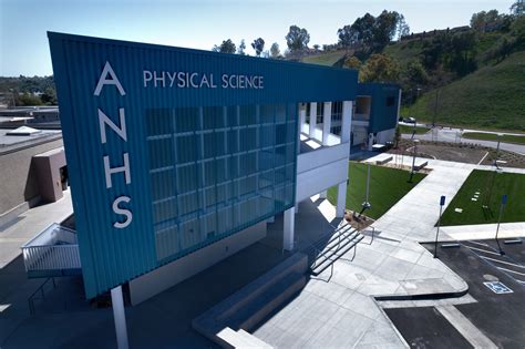 Aliso Niguel High School .